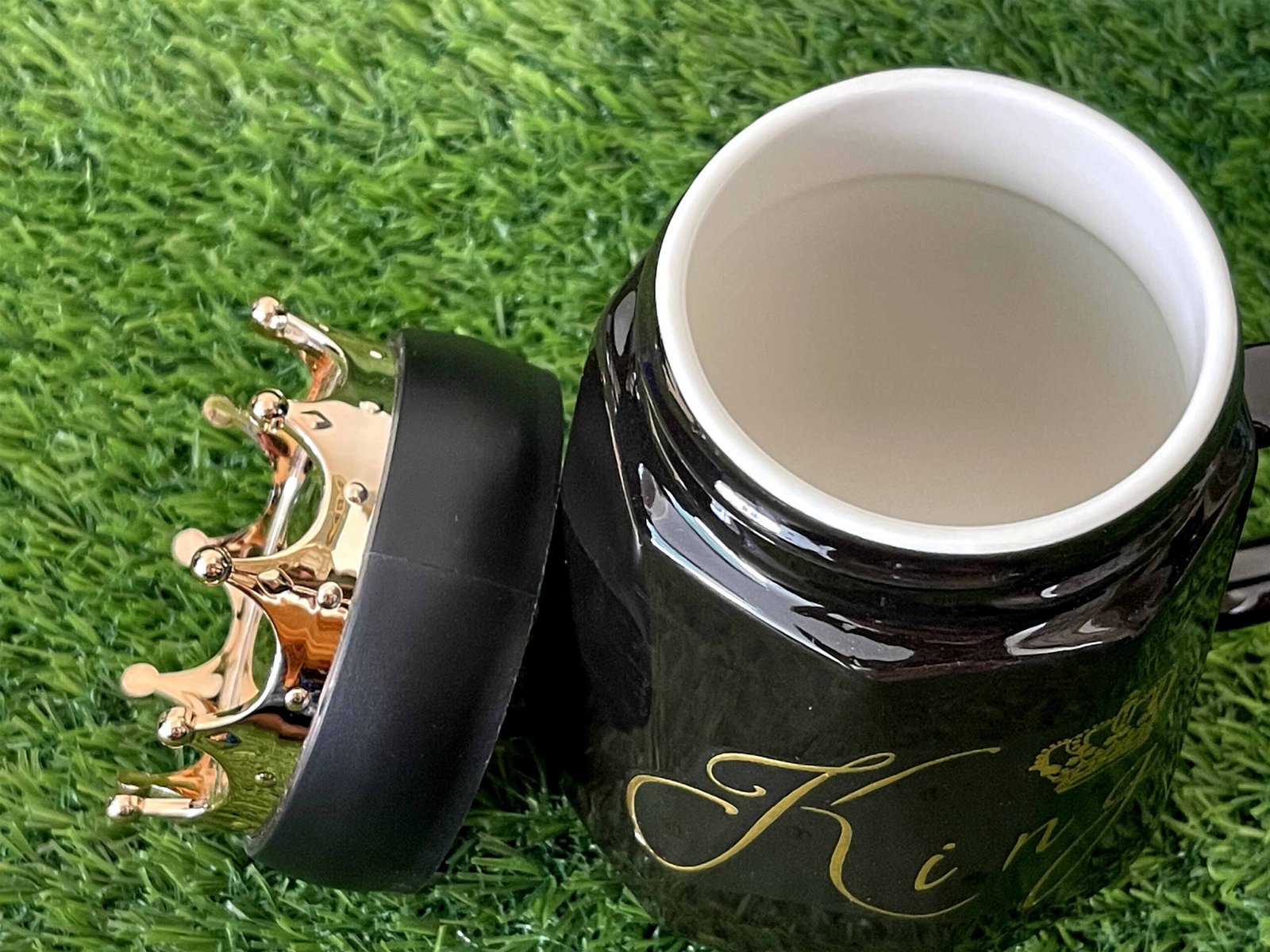 ceramic-king-coffee-mug-with-crown-lid_2-scaled-1.jpg